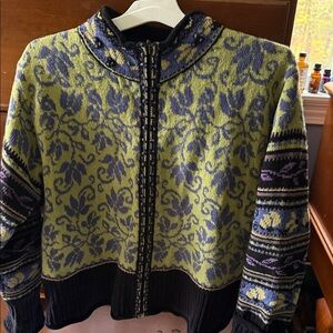 Elegant Women's Cardigan with Floral Design